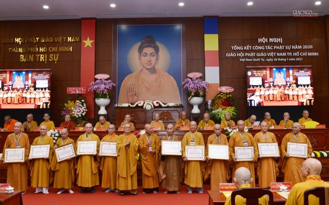 Ban Trị sự GHPGVN tuyên dương công đức đến Ban Trị sự quận huyện Ban Trị sự GHPGVN tuyên dương công đức đến Ban Trị sự quận huyện