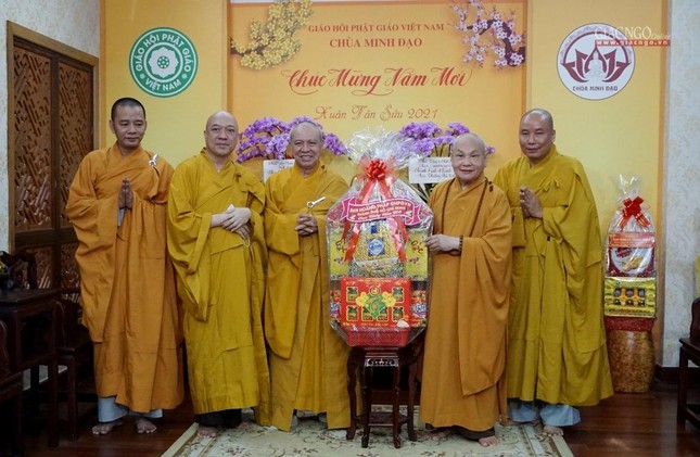 Và chụp ảnh lưu niệm Và chụp ảnh lưu niệm