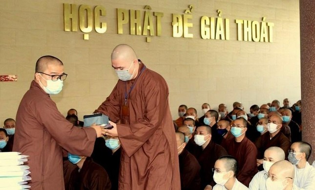 Tăng Ni sinh lớp Trung cấp khóa XI, Cao đẳng khóa VII nhận bằng tốt nghiệp Tăng Ni sinh lớp Trung cấp khóa XI, Cao đẳng khóa VII nhận bằng tốt nghiệp