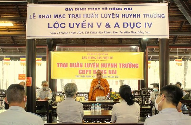 Hòa thượng Thích Bửu Chánh chia sẻ tại trại huấn luyện