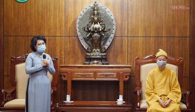 Bà Tô Thị Bích Châu phát biểu cảm ơn Bà Tô Thị Bích Châu phát biểu cảm ơn