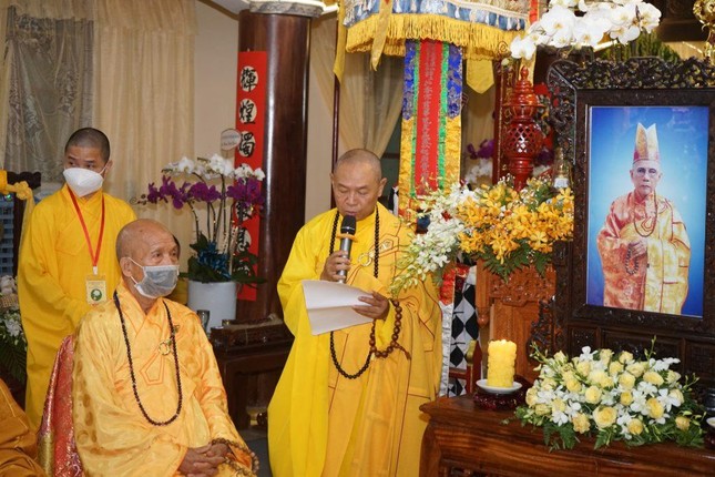 Hòa thượng Thích Từ Hoa cung tuyên tiểu sử cố Hòa thượng Hòa thượng Thích Từ Hoa cung tuyên tiểu sử cố Hòa thượng