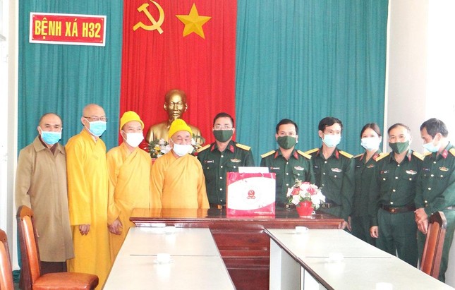 Tại Bệnh xá H32