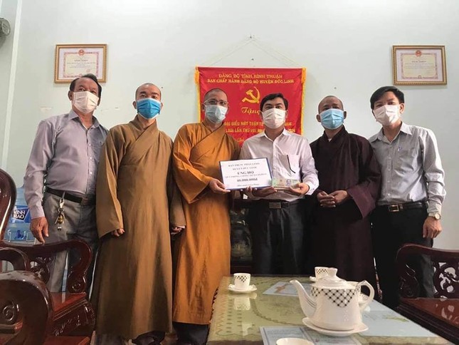 Ban Trị sự Phật giáo huyện Đức Linh ủng hộ quỹ mua vắc-xin phòng chống Covid-19 Ban Trị sự Phật giáo huyện Đức Linh ủng hộ quỹ mua vắc-xin phòng chống Covid-19