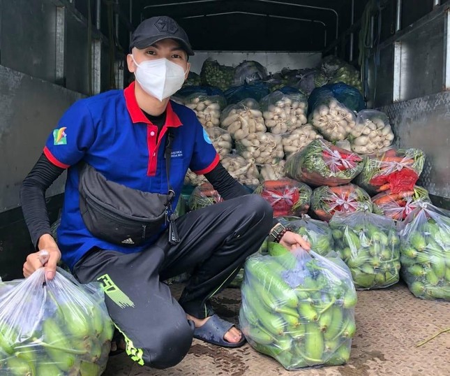 2 tấn rau củ tặng đến TP.HCM 2 tấn rau củ tặng đến TP.HCM