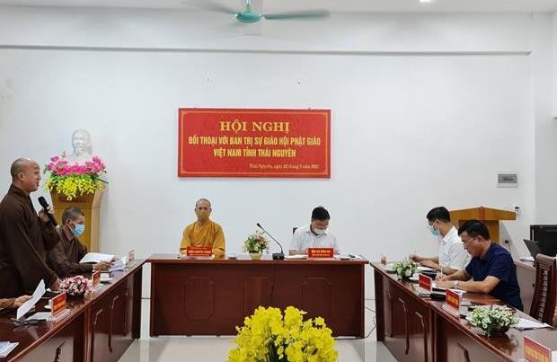 Đại diện Ban Trị sự Phật giáo tỉnh phát biểu trao đổi tại hội nghị Đại diện Ban Trị sự Phật giáo tỉnh phát biểu trao đổi tại hội nghị