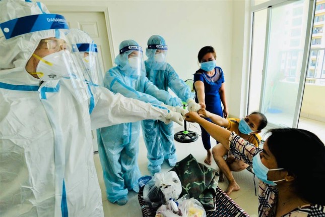 Động viên nhau cùng cố gắng