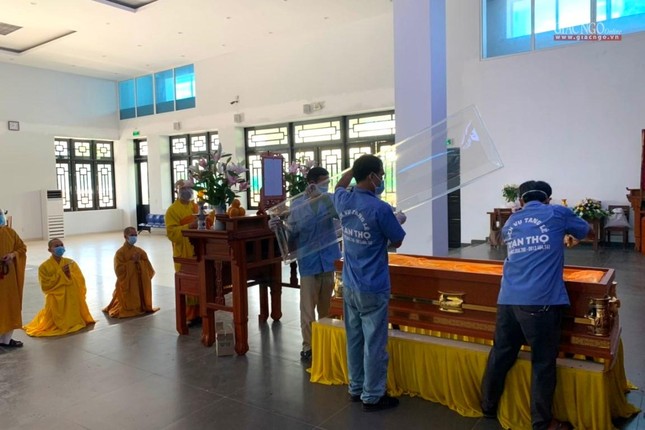 Kim quan an trí tại Nhà tang lễ Bệnh viện 87 - TP.Nha Trang, lễ viếng từ 15 giờ chiều nay 2-8 - Ảnh: Nguyên Đăng Kim quan an trí tại Nhà tang lễ Bệnh viện 87 - TP.Nha Trang, lễ viếng từ 15 giờ chiều nay 2-8 - Ảnh: Nguyên Đăng