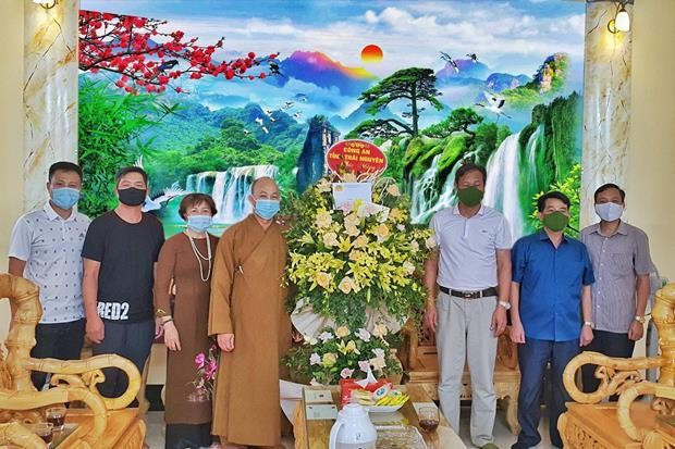 Đại đức Thích Chúc Tiếp đón tiếp phái đoàn tại chùa Huống Thượng - TP.Thái Nguyên Đại đức Thích Chúc Tiếp đón tiếp phái đoàn tại chùa Huống Thượng - TP.Thái Nguyên