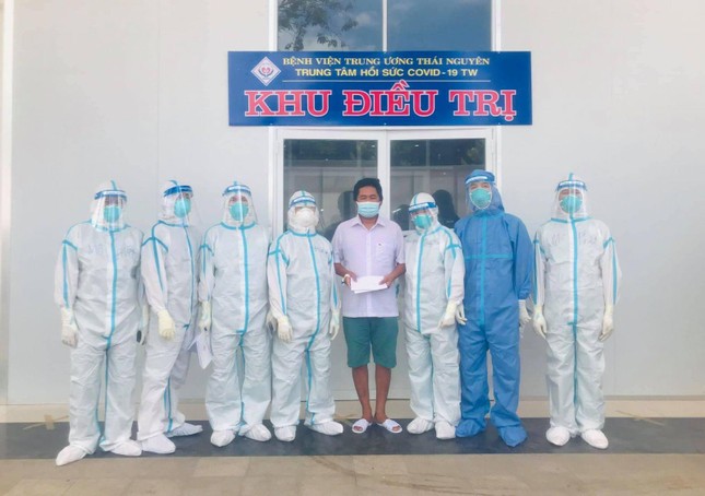 Chia sẻ với những bệnh nhân có hoàn cảnh khó khăn trong đại dịch