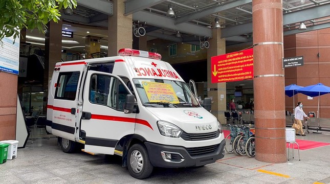 Chiếc xe cứu thương chuyên dụng trị giá 1,2 tỉ đồng - Ảnh: TN Chiếc xe cứu thương chuyên dụng trị giá 1,2 tỉ đồng - Ảnh: TN