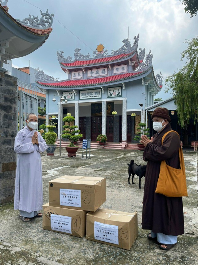 Hòa thượng Thích Thiện Hòa cúng dường đến chùa Phước Thạnh Hòa thượng Thích Thiện Hòa cúng dường đến chùa Phước Thạnh