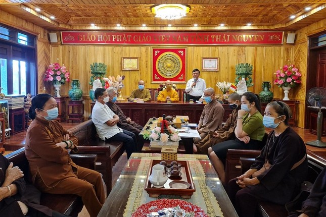 Đại diện Ban Tôn giáo tỉnh phát biểu tại hội nghị Đại diện Ban Tôn giáo tỉnh phát biểu tại hội nghị