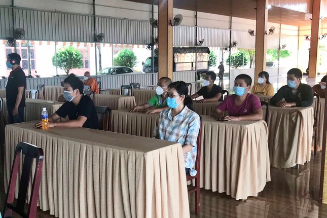 Các Phật tử tham gia tình nguyện viên chống dịch Các Phật tử tham gia tình nguyện viên chống dịch