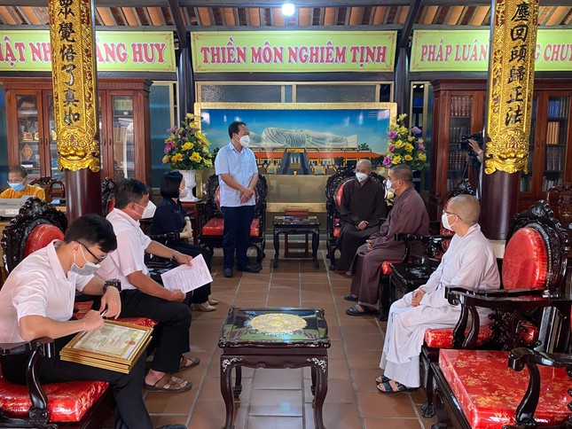 Ông Nguyễn Văn Đông tri ân sâu sắc những đóng góp tích cực của Phật giáo tỉnh và các cá nhân trong công tác phòng chống Covid-19 Ông Nguyễn Văn Đông tri ân sâu sắc những đóng góp tích cực của Phật giáo tỉnh và các cá nhân trong công tác phòng chống Covid-19