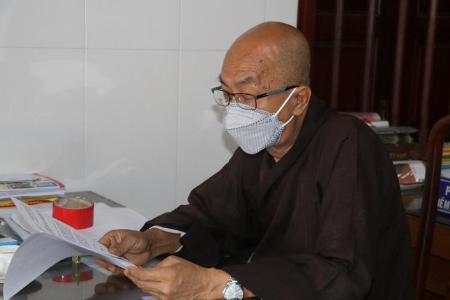 Hòa thượng Thích Nhựt Tấn chủ trì buổi họp của Ban Thường trực