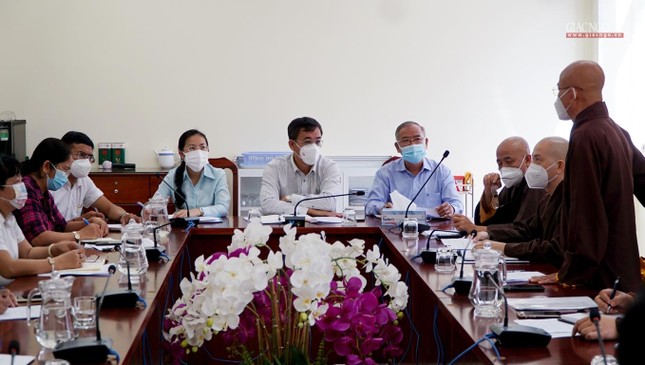 Thượng tọa Thích Thiện Quý phát biểu tại buổi họp