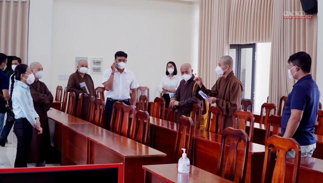 Khảo sát phòng trực tuyến tại Ủy ban MTTQVN TP.HCM, phòng có sức chứa 200 người