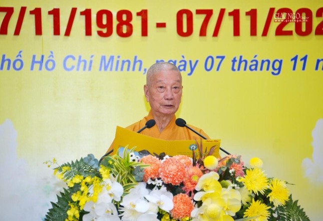 Trưởng lão Hòa thượng Thích Trí Quảng đọc Thông điệp nhân Đại lễ Kỷ niệm 40 năm thành lập GHPGVN của Ban Thường trực Hội đồng Chứng minh GHPGVN tại điểm cầu TP.HCM (thiền viện Quảng Đức)