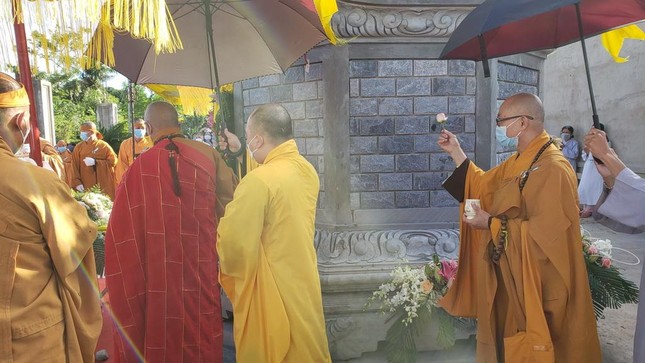 Sái tịnh bảo tháp