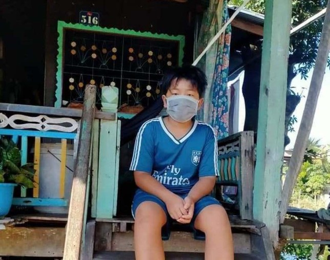 Cháu Huỳnh Ngọc Sơn, sinh năm 2010 nhà nghèo có nguy cơ bỏ học