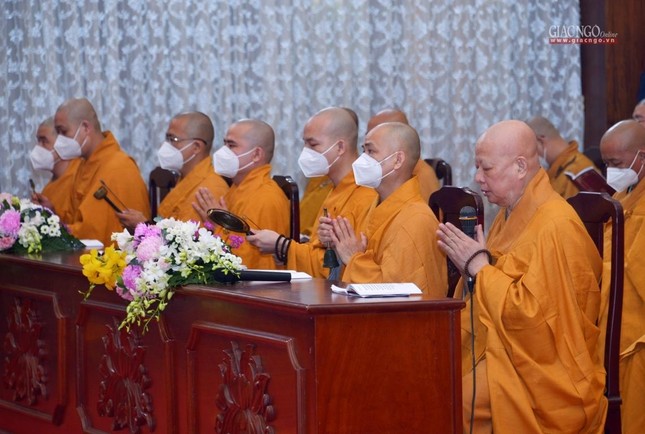 Hòa thượng Thích Lệ Trang, cùng chư tôn đức Ban Nghi lễ Phật giáo TP.HCM thực hiện nghi thức tâm linh truyền thống Hòa thượng Thích Lệ Trang, cùng chư tôn đức Ban Nghi lễ Phật giáo TP.HCM thực hiện nghi thức tâm linh truyền thống