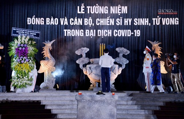 Ông Võ Văn Thưởng đã đại diện Đảng, Nhà nước thực hiện nghi thức tưởng niệm Ông Võ Văn Thưởng đã đại diện Đảng, Nhà nước thực hiện nghi thức tưởng niệm