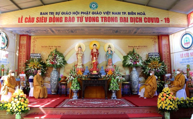 Ban Trị sự Phật giáo TP.Biên Hòa tổ chức tưởng niệm, kỳ siêu nạn nhân, cán bộ, chiến sĩ, lực lượng tuyến đầu hy sinh, tử vong do Covid-19 Ban Trị sự Phật giáo TP.Biên Hòa tổ chức tưởng niệm, kỳ siêu nạn nhân, cán bộ, chiến sĩ, lực lượng tuyến đầu hy sinh, tử vong do Covid-19