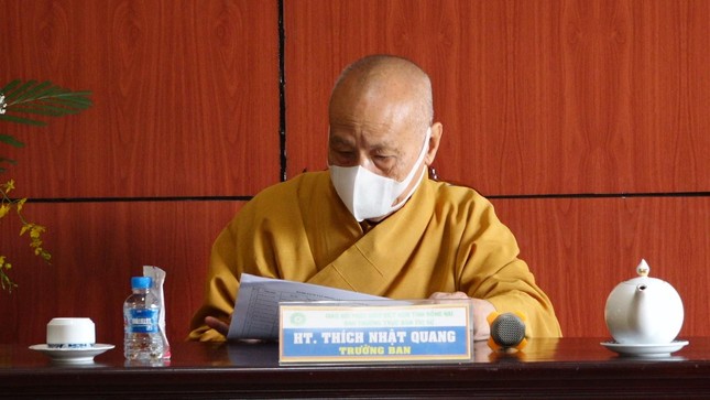 Hòa thượng Thích Nhật Quang chủ trì buổi họp Hòa thượng Thích Nhật Quang chủ trì buổi họp