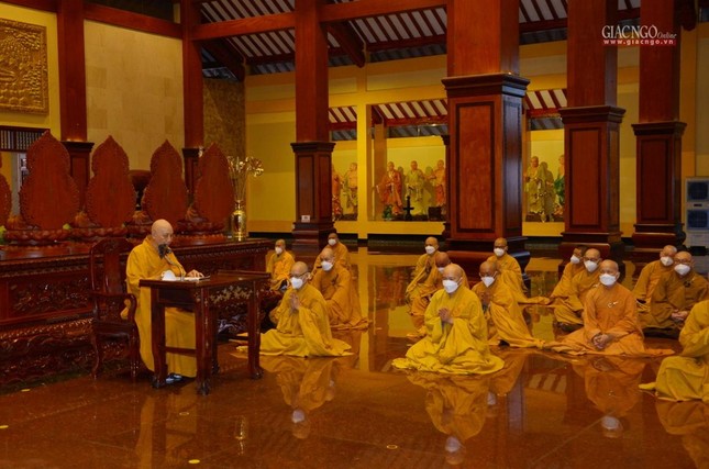 Bố-tát là ngày định kỳ thính giới, cùng nhắc nhở nhau về giới pháp của hành giả xuất gia