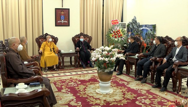 Chư tôn đức Trung ương GHPGVN thăm và chúc mừng Giáng sinh tại Tòa Tổng giám mục Hà Nội Chư tôn đức Trung ương GHPGVN thăm và chúc mừng Giáng sinh tại Tòa Tổng giám mục Hà Nội