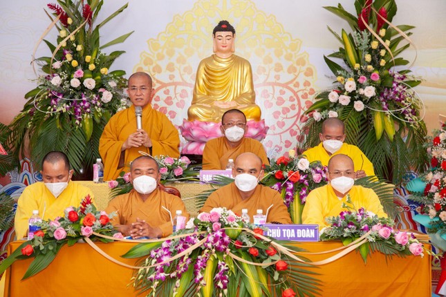 Thượng tọa Thích Quảng Hiền phát biểu tại hội nghị Thượng tọa Thích Quảng Hiền phát biểu tại hội nghị