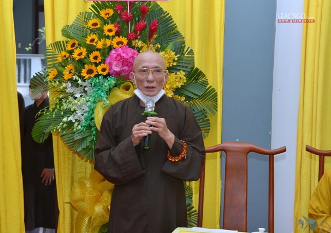 Hòa thượng Thích Huệ Trí thay mặt Ban Kiểm soát hội nghị phát biểu ý kiến Hòa thượng Thích Huệ Trí thay mặt Ban Kiểm soát hội nghị phát biểu ý kiến