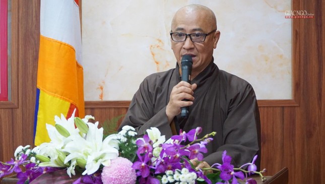 Hòa thượng Thích Huệ Thông trình bày chủ đề: "Vai trò và việc thực hành giới luật của Tăng Ni trong sự nghiệp đóng góp cho khối đại đoàn kết toàn dân tộc” Hòa thượng Thích Huệ Thông trình bày chủ đề: "Vai trò và việc thực hành giới luật của Tăng Ni trong sự nghiệp đóng góp cho khối đại đoàn kết toàn dân tộc”