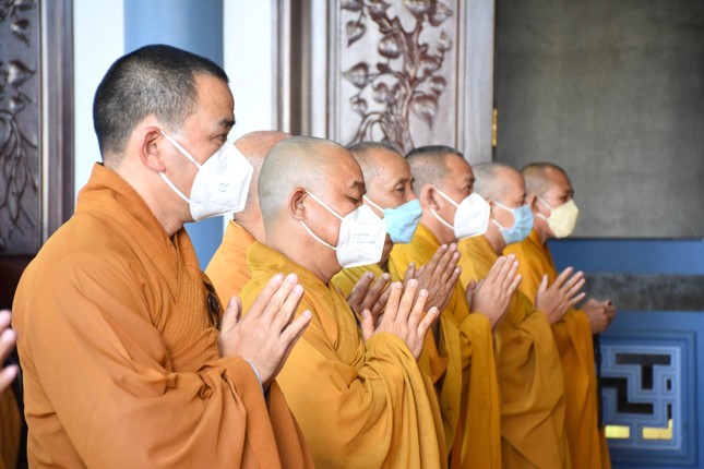 Ban Trị sự và Tăng Ni các tự viện TP.Vũng Tàu khánh tuế chư tôn giáo phẩm chứng minh Ban Trị sự và Tăng Ni các tự viện TP.Vũng Tàu khánh tuế chư tôn giáo phẩm chứng minh