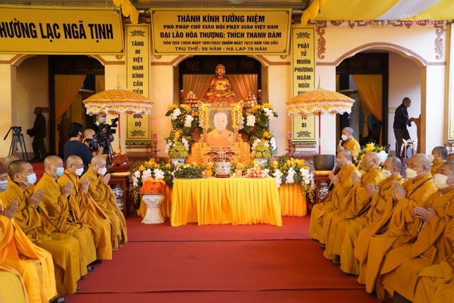 Chư tôn đức Hội đồng Chứng minh, Hội đồng Trị sự tại lễ nhập kim quan