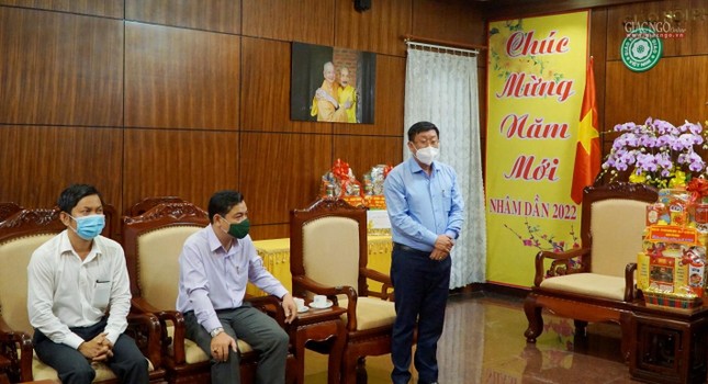 Ông Trần Đức Phương chúc Tết đến chư tôn đức Ban Trị sự Phật giáo TP.HCM, Ban Quản trị chùa Phổ Quang