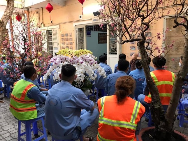 Chia sẻ với công nhân môi trường mỗi dịp xuân về Chia sẻ với công nhân môi trường mỗi dịp xuân về