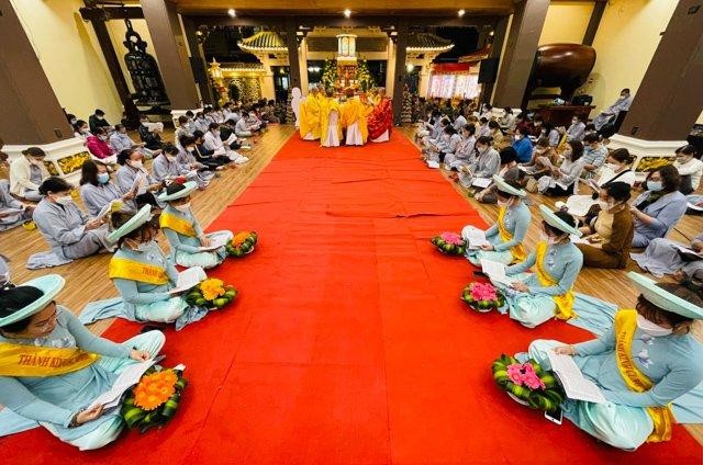 Thời kinh Dược sư trầm hùng của Phật tử đạo tràng