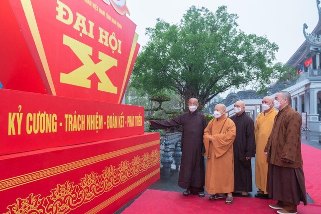 Hòa thượng Thích Thiện Nhơn khảo sát công tác tổ chức Đại hội đại biểu Phật giáo tỉnh Nam Định - Ảnh: Đăng Huy