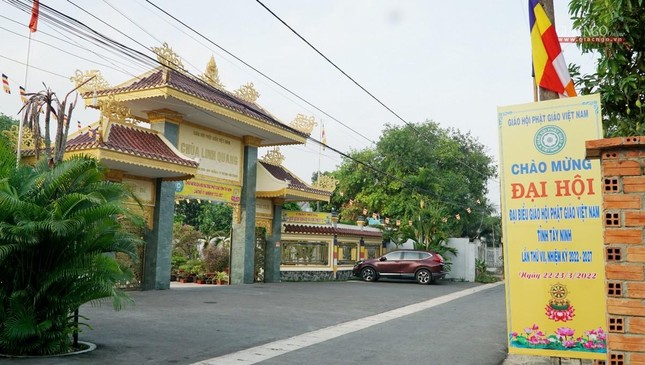 Chùa Linh Quang nơi diễn ra hai ngày Đại hội đại biểu Phật giáo tỉnh Tây Ninh lần thứ VII Chùa Linh Quang nơi diễn ra hai ngày Đại hội đại biểu Phật giáo tỉnh Tây Ninh lần thứ VII