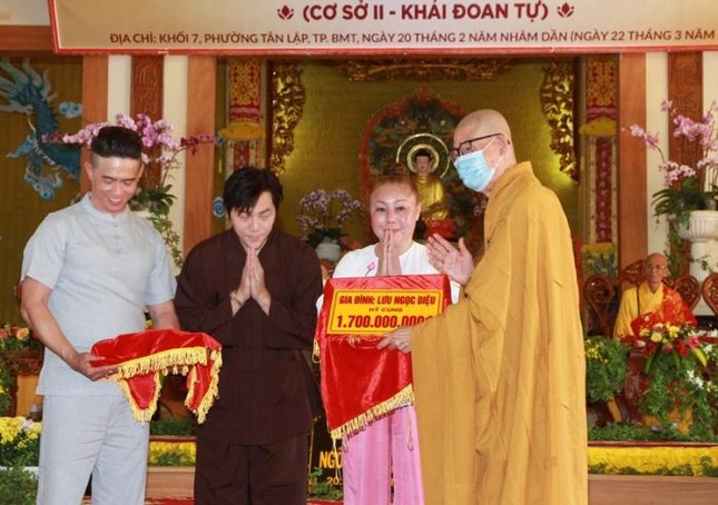 Tập đoàn Hào Hưng ủng hộ 1,7 tỷ đồng Tập đoàn Hào Hưng ủng hộ 1,7 tỷ đồng