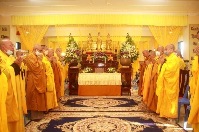 Chư tôn đức tham dự lễ truy niệm, di quan Thượng tọa Thích Nhuận Thanh Chư tôn đức tham dự lễ truy niệm, di quan Thượng tọa Thích Nhuận Thanh