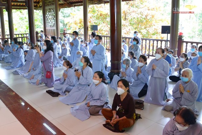 Tận tâm biên soạn nhiều công trình Phật học, hướng dẫn nếp sống tâm linh cho Phật tử