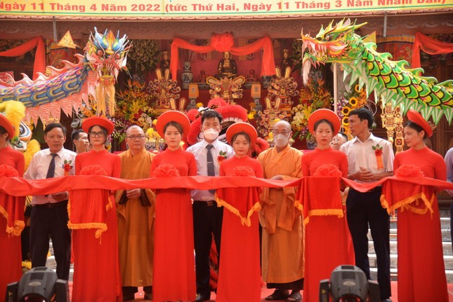 Cắt băng khánh thành Tổ đường chùa Ngọc Quang