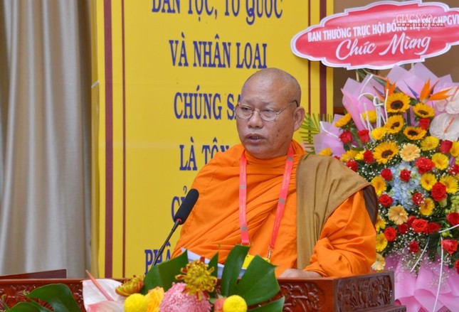 Đại diện Phật giáo Nam tông trình bày tham luận Đại diện Phật giáo Nam tông trình bày tham luận