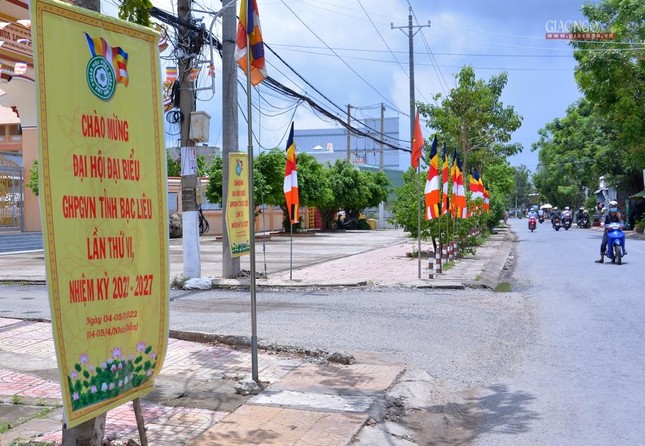 Pano, cờ Phật giáo tươi vui đón mừng đại biểu tham dự đại hội Pano, cờ Phật giáo tươi vui đón mừng đại biểu tham dự đại hội