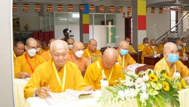 Chư tôn đức đại biểu