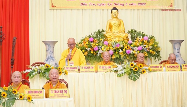 Thượng tọa Thích Thanh Mẫn, thay mặt chủ tọa điều hành tại phiên trù bị