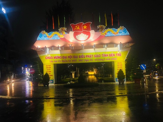 Cổng chào lớn được thiết trí tại Công viên Đồng Khởi Cổng chào lớn được thiết trí tại Công viên Đồng Khởi